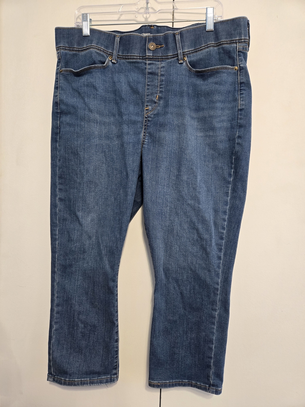 Levi‎ Strauss Signature Gold Pull On Shaping Capri Jeans Women's 16 W33